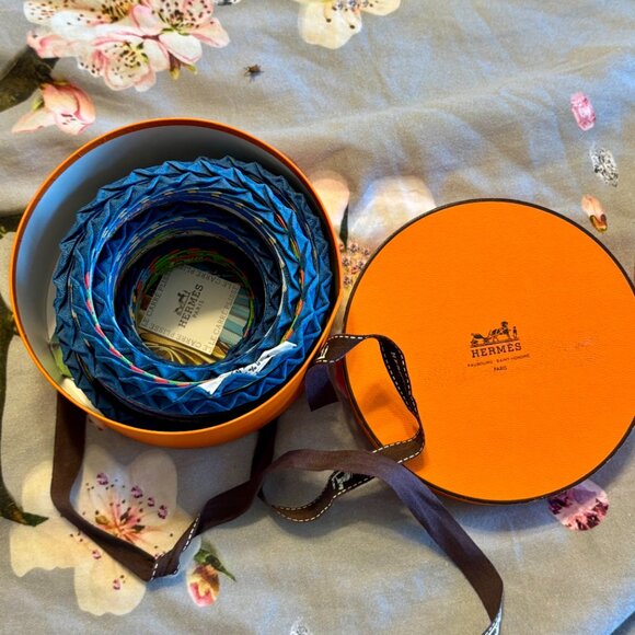 Hermes Plisse Kachina Scarf - Picture 2 of 13